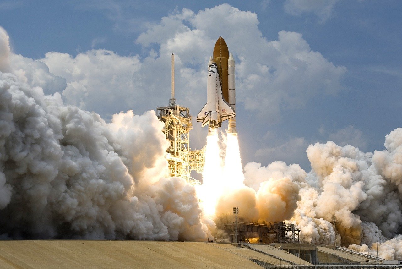 Exploding rocket casts doubts over Nasa’s Moon plans