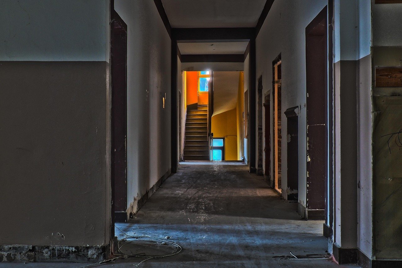 The yellowy maze of an abandoned office block brings terror to Hollywood
